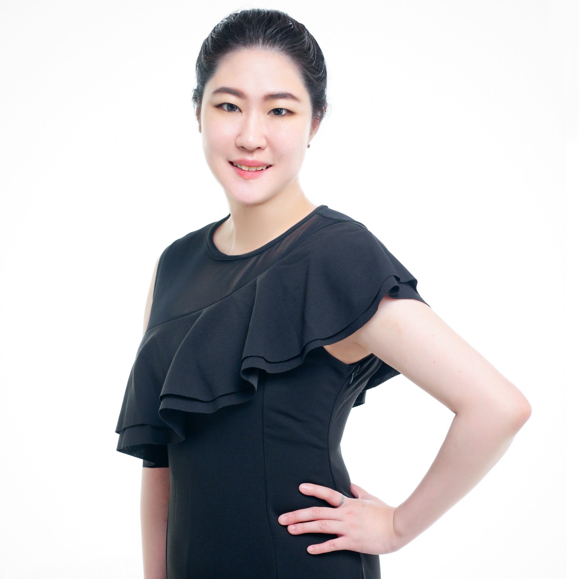 소프라노 윤지현과 함께하는 성악 레슨 성악 강사 프로필 사진